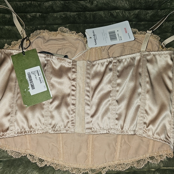Gucci Lace Bustier Top in Beige - Picture 7 of 8
